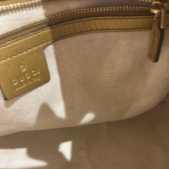 Gucci Cream and Gold Shoulder Bag with Iconic Design - Picture 13 of 14